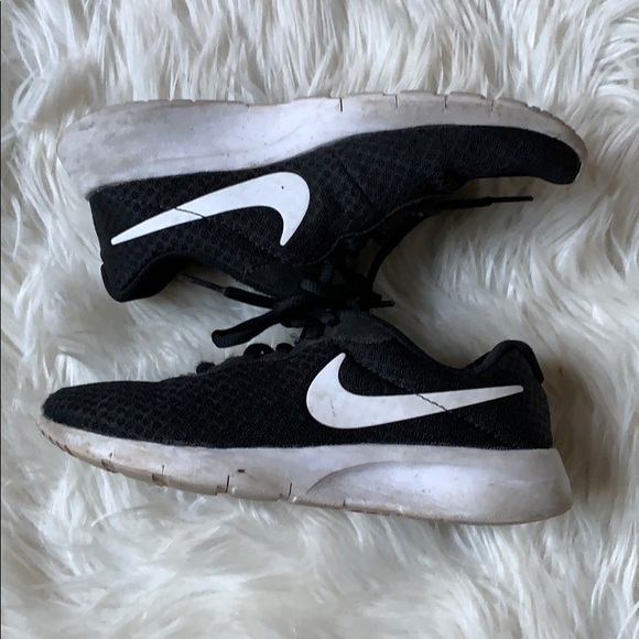 Nike black mesh kid running shoe - Picture 7 of 10